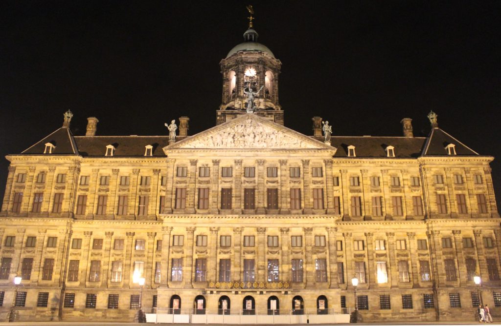 Dutch royal urges people to buy second hand clothes