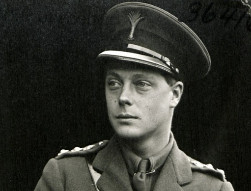 Moments that defined the British Monarchy – The abdication and scandal of Edward VIII – Royal Central