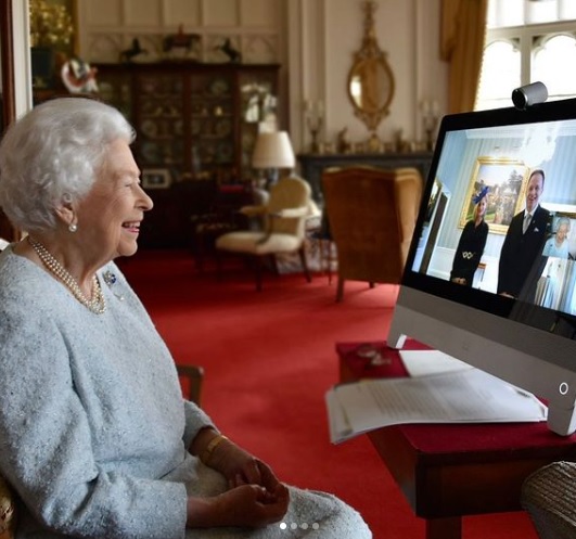 The Queen holds a virtual audience