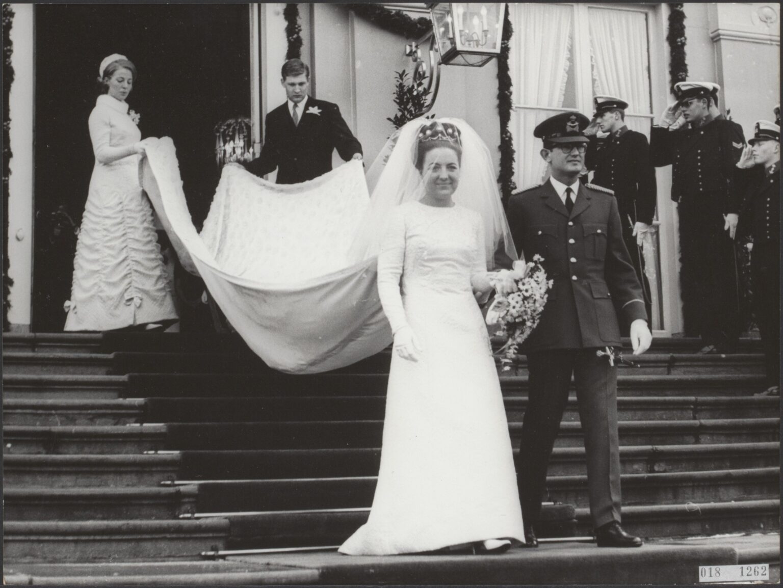 Huwelijk_prinses_Margriet_en_mr._Pieter_van_Vollenhoven._Prinses_Beatrix_en_prin_Bestanddeelnr_018-1262-1-1536x1154.jpg