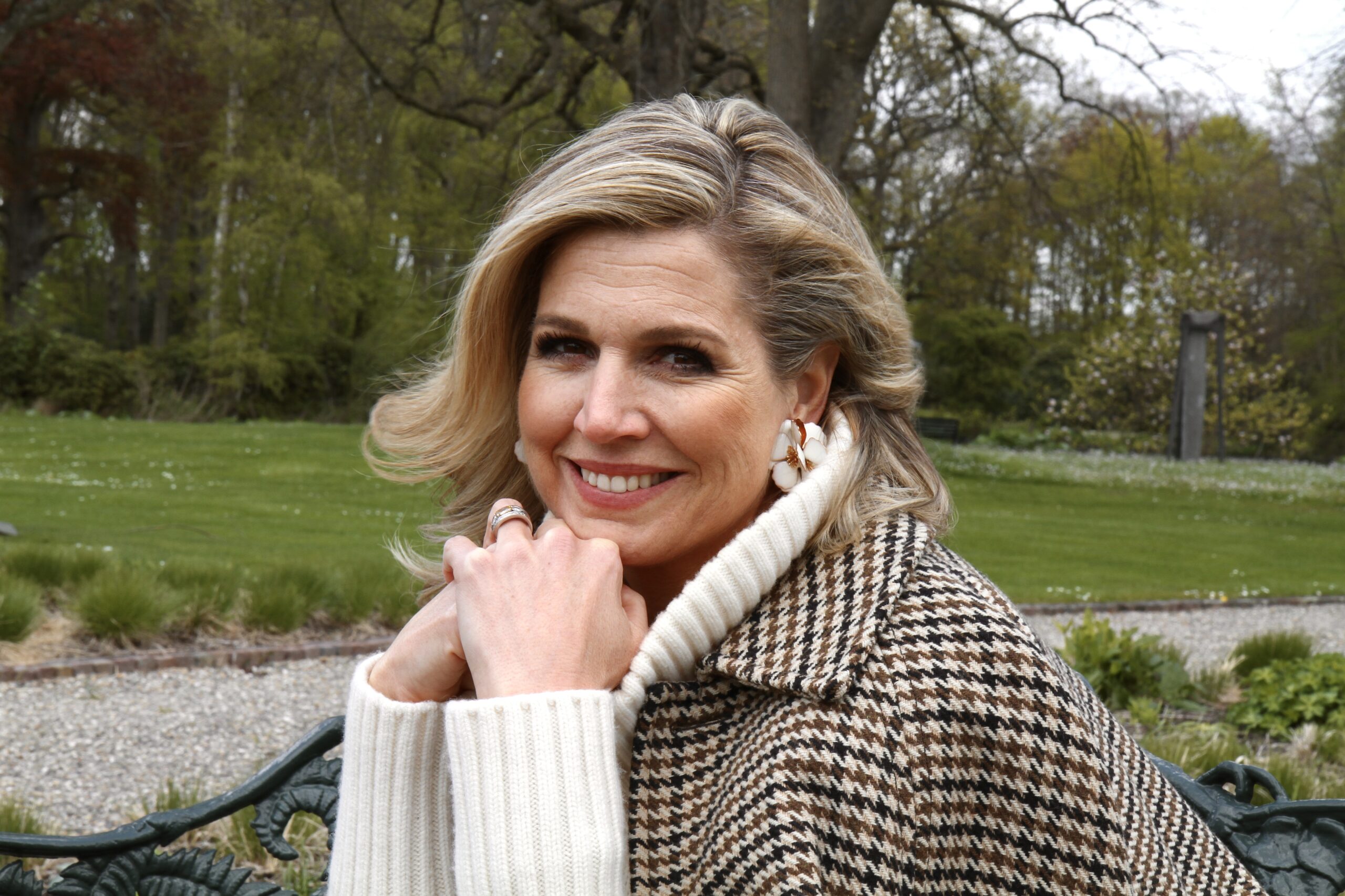 Koningin Maxima draagt handspalk tijdens inhuldiging nieuwe ...