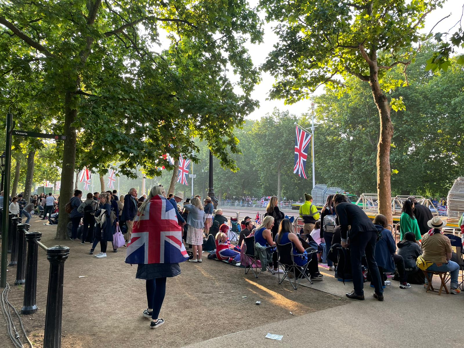 Crowds already gathering in London as the Platinum Jubilee celebrations