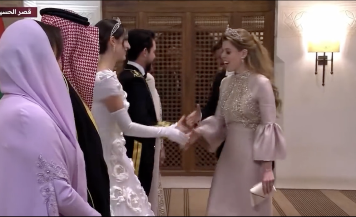 Princess Beatrice wears her mother’s wedding tiara at Jordanian royal ...