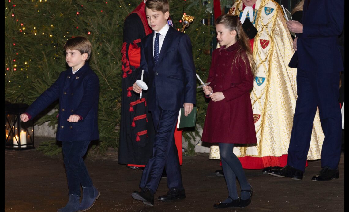 IN PHOTOS: The Royal Family all together at Christmas carol service ...