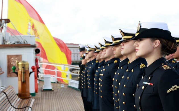 Princess Leonor sets sail on next part of military training