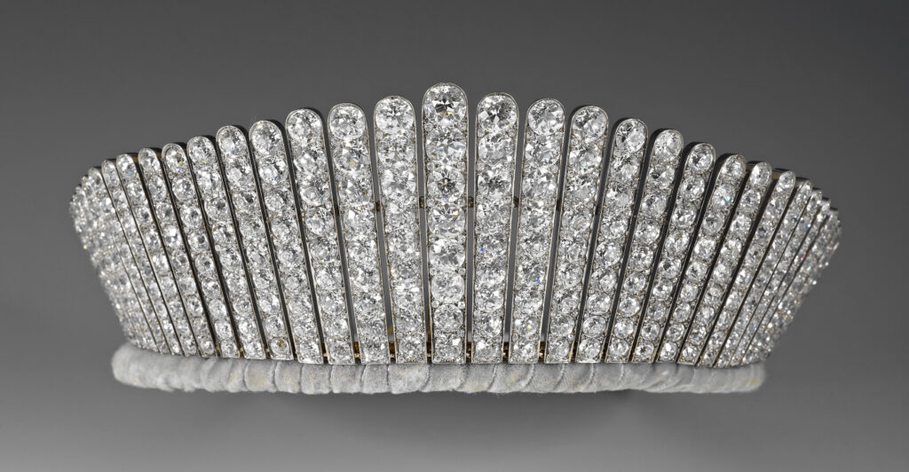 The tiara made for a princess and worn by queens that is now on show in  London - Royal Central