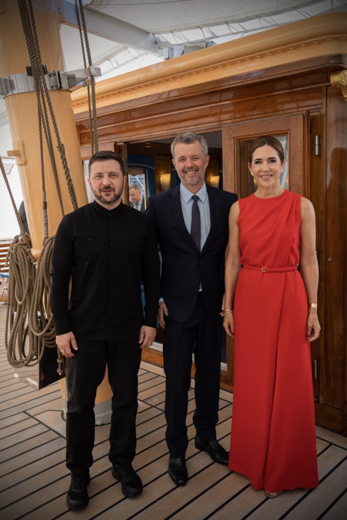 King Frederik, Queen Mary and President Zelenskyy aboard the Dannebrog