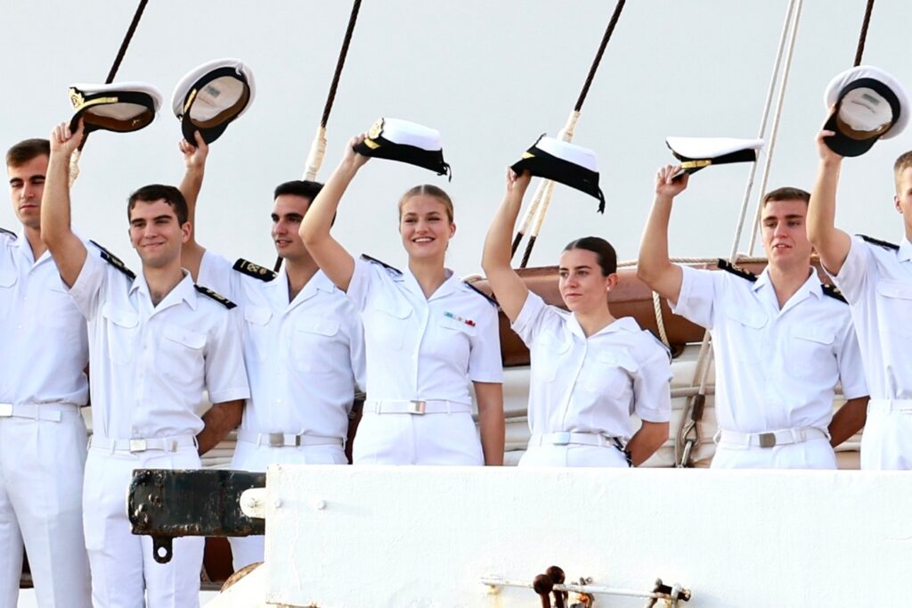Princess Leonor returns to her naval training