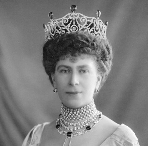 Queen Mary in the crown like Delhi Durbar tiara
