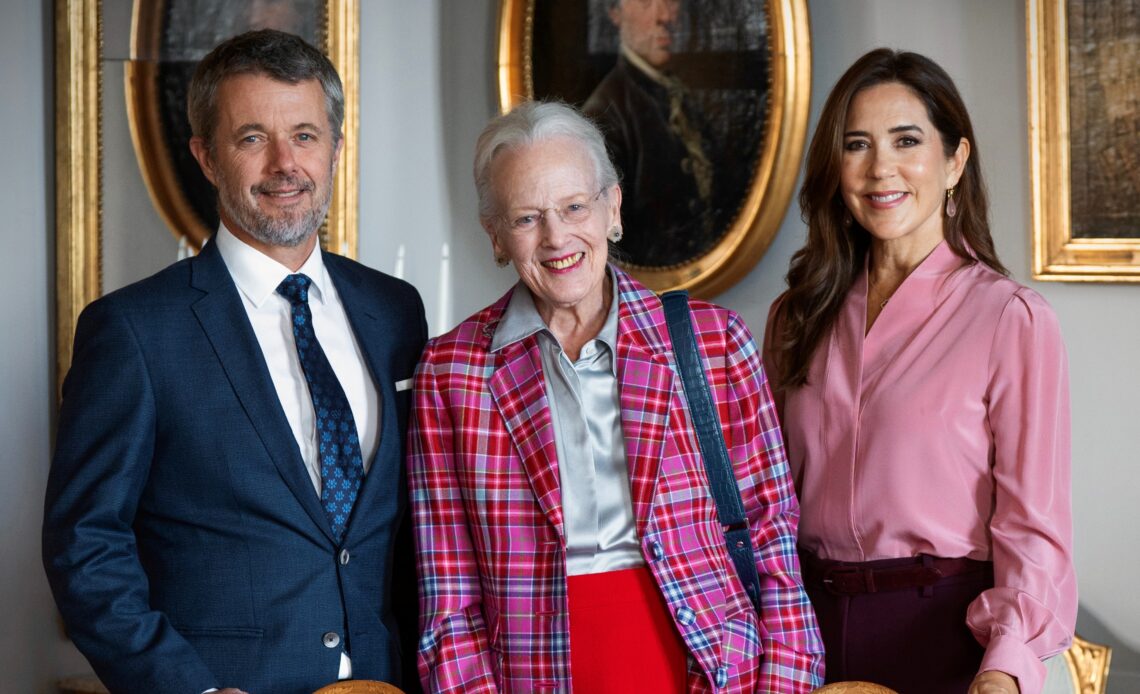 Queen Margrethe with King Frederik and Queen Mary and their chairs CROPPED