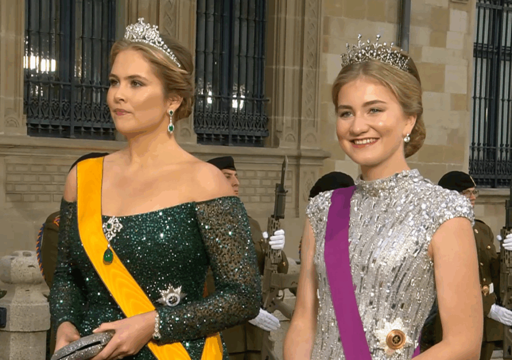 Princess Amalia of the Netherlands in a diamond tiara and Princess Elisabeth of Belgium in a diamond tiara