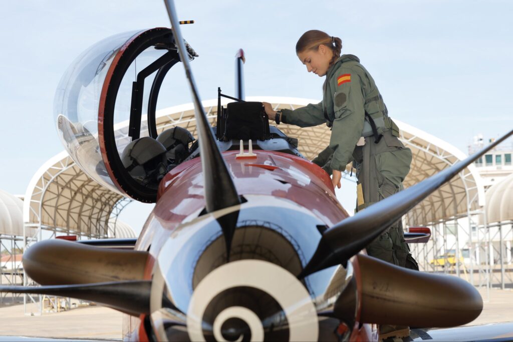 Princess Leonor prepares to take her first solo flight