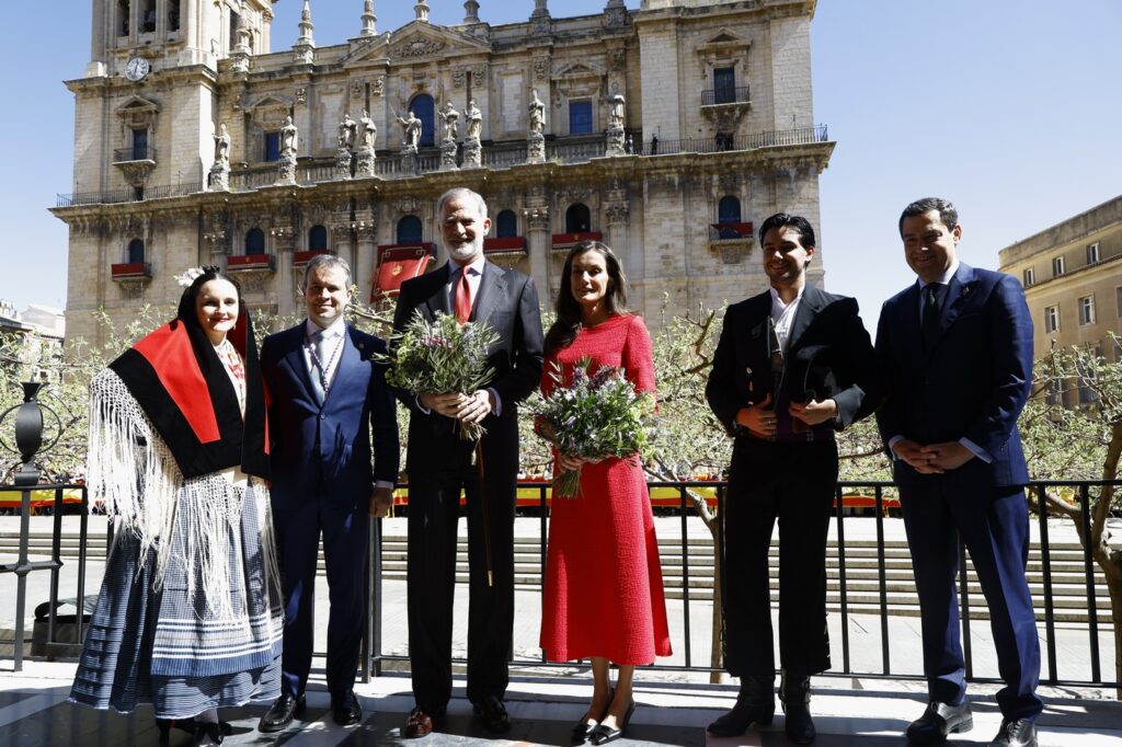 King Felipe and Queen Letizia stand in front of the town council in Jaen