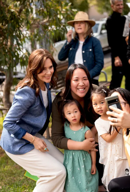 Queen Mary poses for a selfie