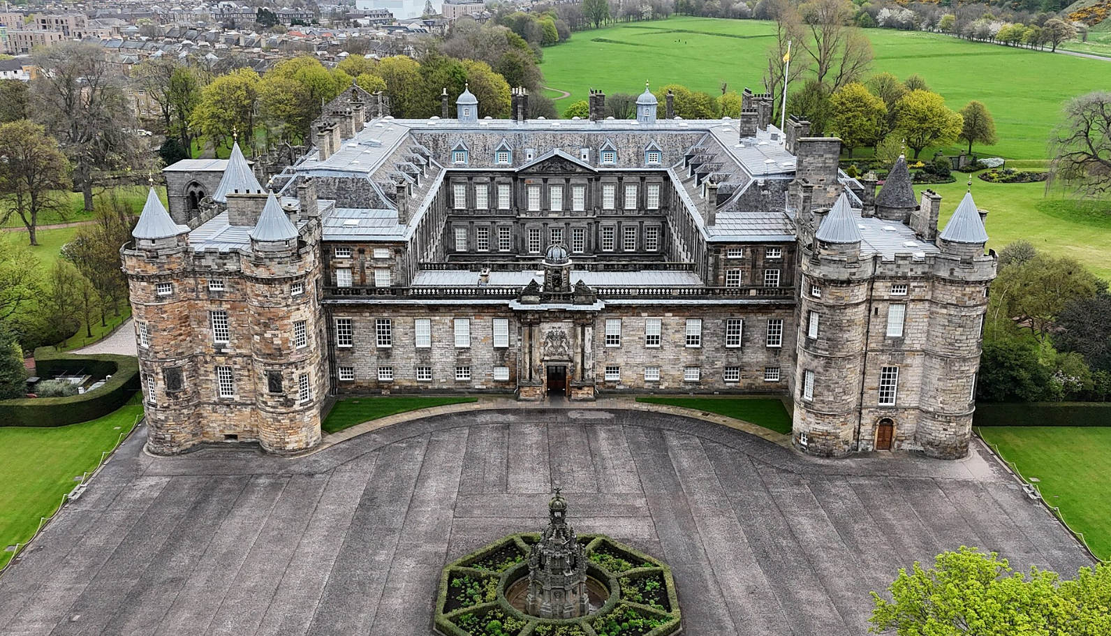 Queen Elizabeth II’s private rooms to open to the public - including the room where she watched Horse Racing