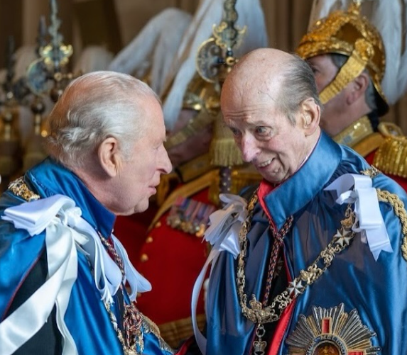 King Charles and the Duke of Kent in bright blue robes