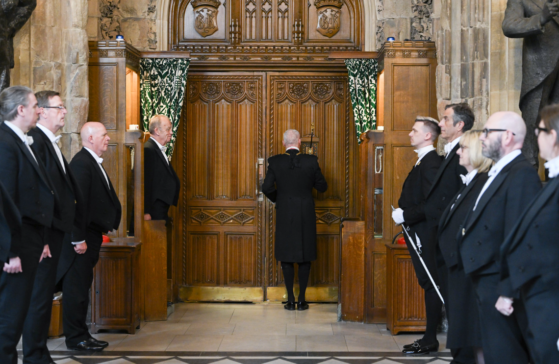 The bizarre reason MPs slam the door on the King’s messenger, Black Rod - Royal Central