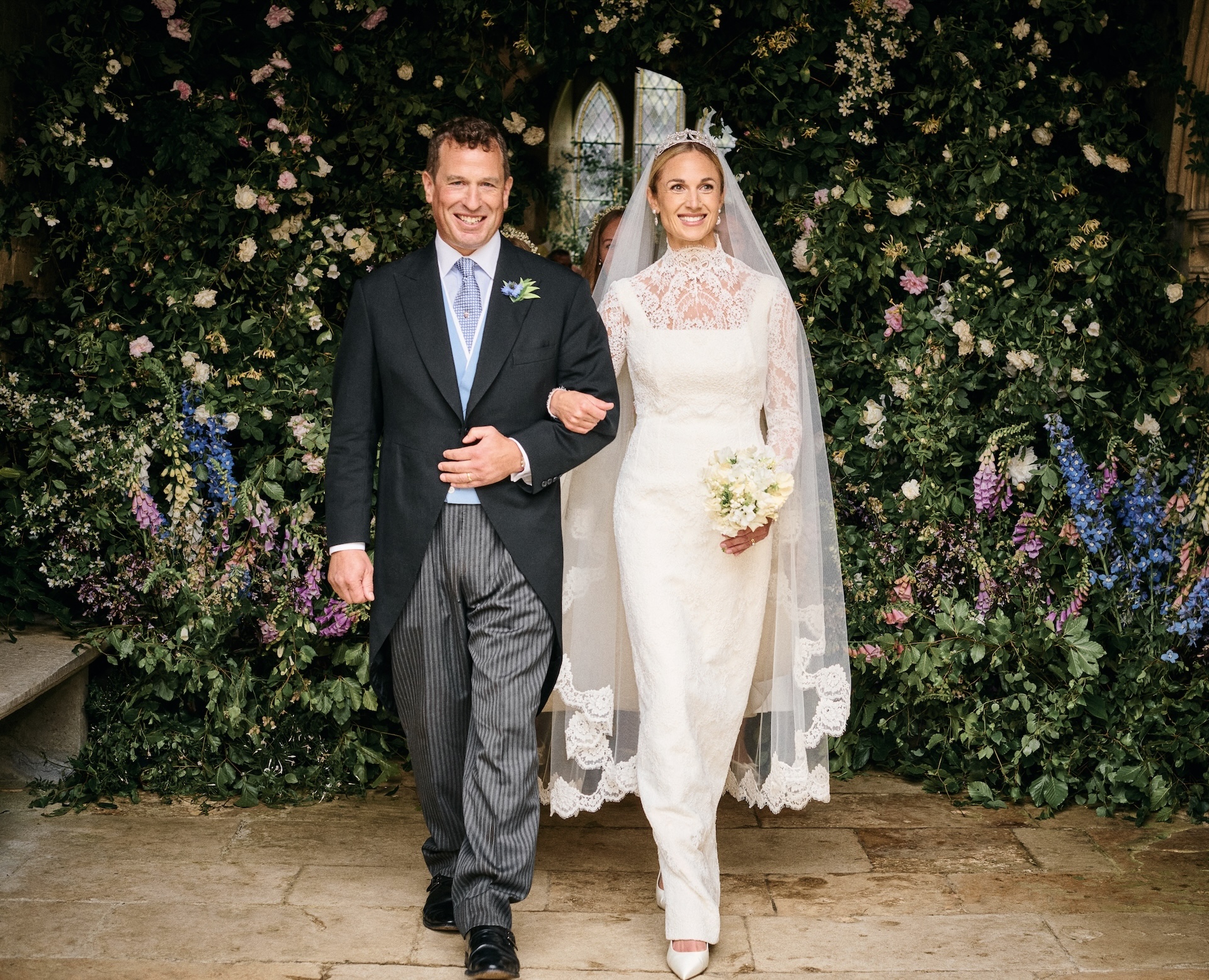 First official photos from royal wedding of Peter Phillips and Harriet Sperling