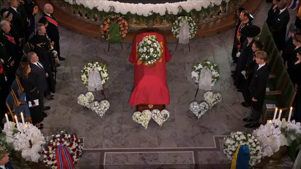 Kings, queens and princes mourn King Harald in Oslo