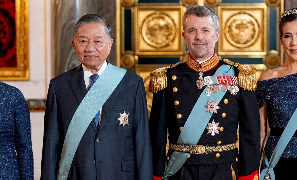 Queen Mary's new tiara at Vietnamese State Banquet